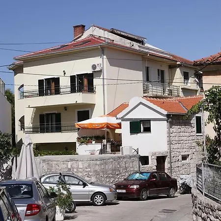 Apartments Coce *